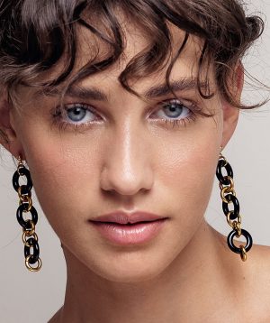 A118-ARIS-GELDIS-jewelry-paris-haute-couture-manufacter-gold-earrings-MG_0524-720x900