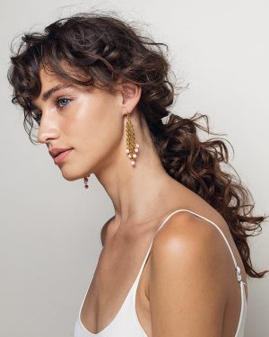 A121-ARIS-GELDIS-jewelry-paris-haute-couture-manufacter-gold-earrings-MG_0344-800x1000